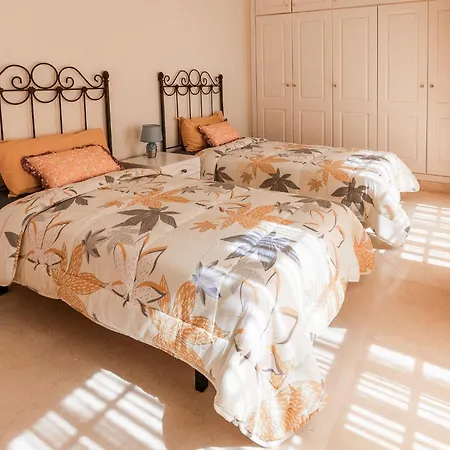 아파트 Penthouse En La Playa Del Duque 아데제