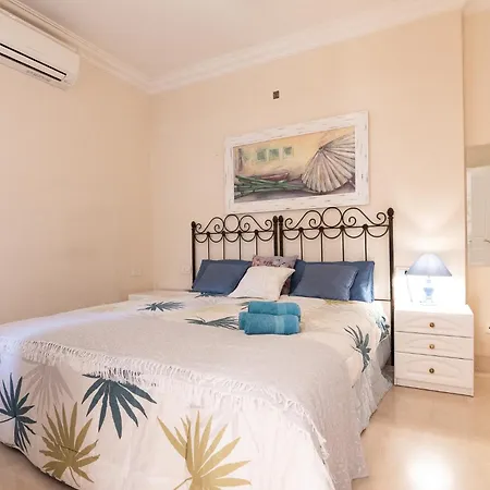 Penthouse En La Playa Del Duque Apartmán *