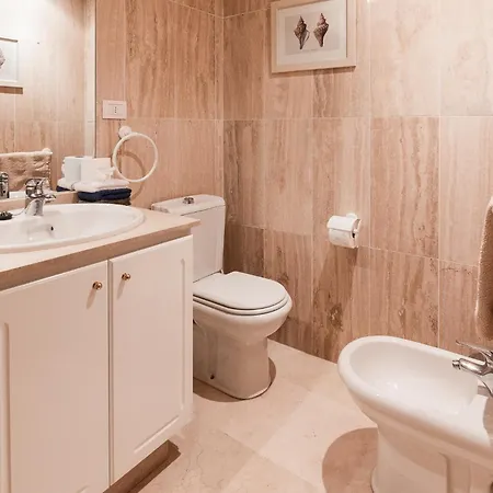 Penthouse En La Playa Del Duque * 아데제